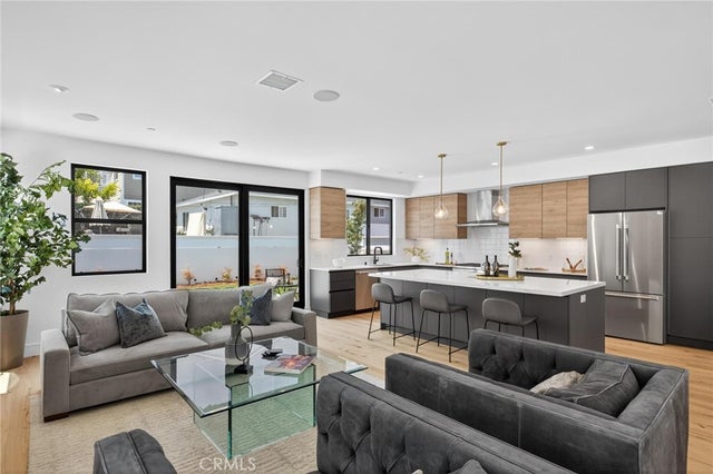 1007 S Prospect Ave, Redondo Beach.