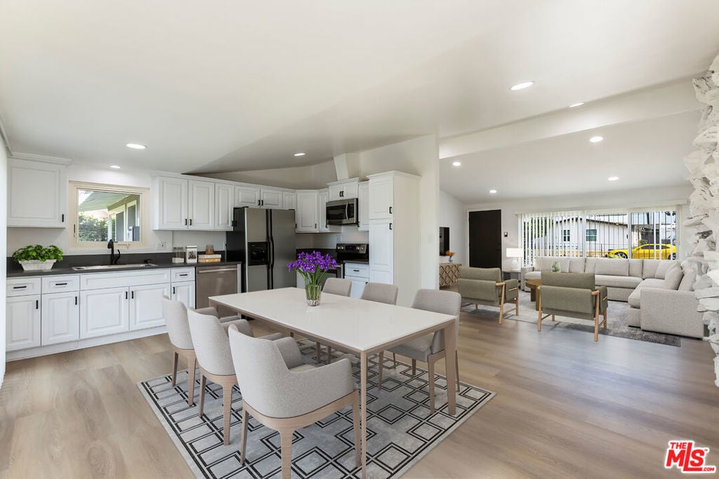 424 Markton Street, Los Angeles