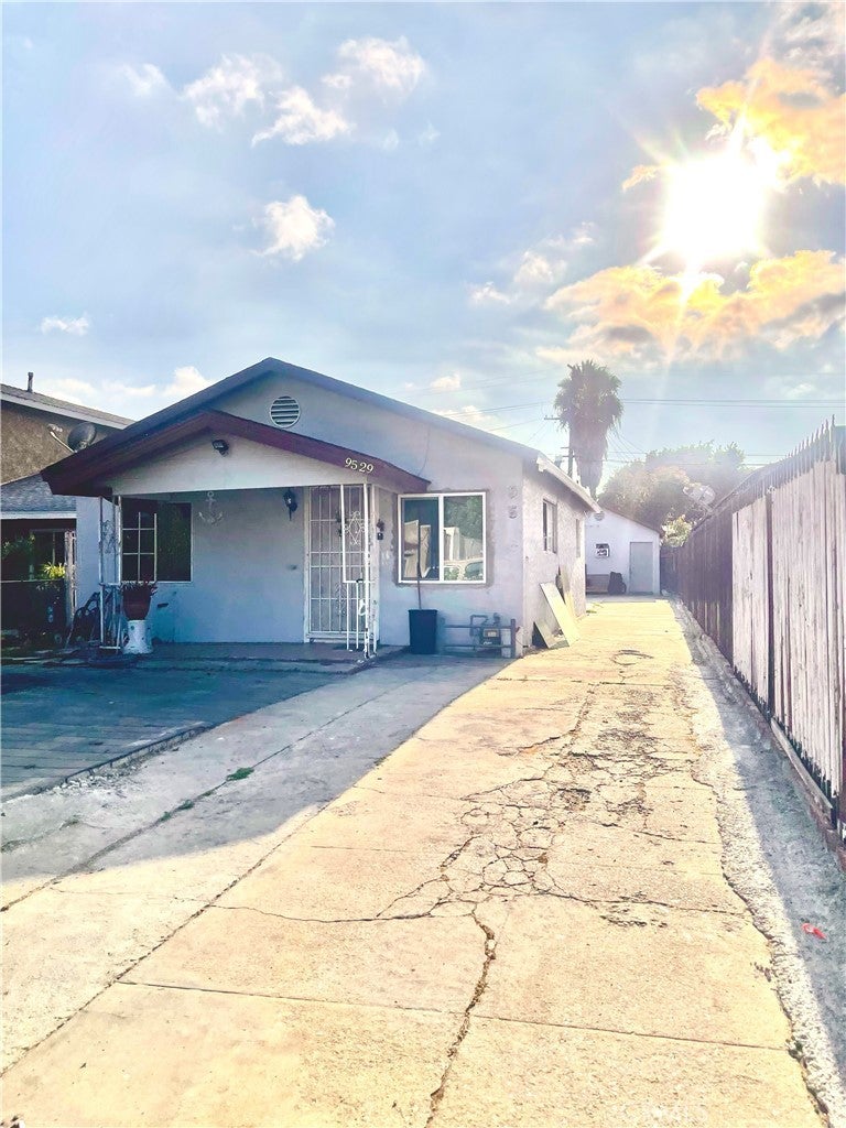 Photo of Listing #DW25166367