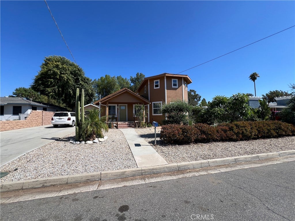 Photo of Listing #IV25166553