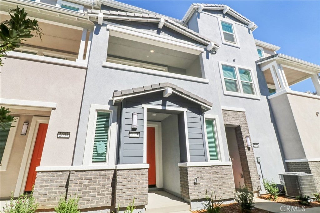 Photo of Listing #OC25163016