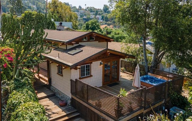 3950 De Longpre Avenue, Los Angeles