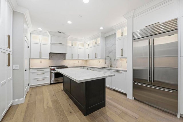 6467 Alexandri Cir, Carlsbad.