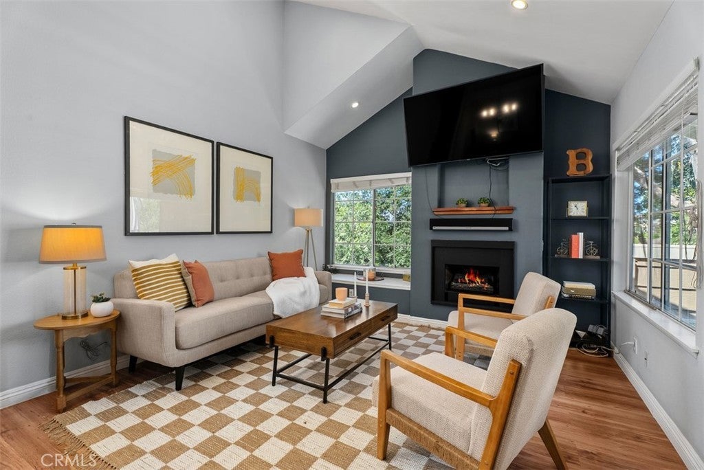 Photo of Listing #PW25167330