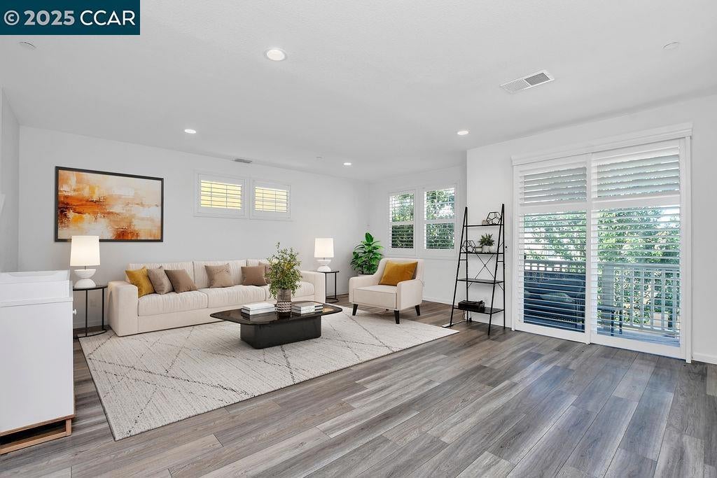 Photo of Listing #41106070