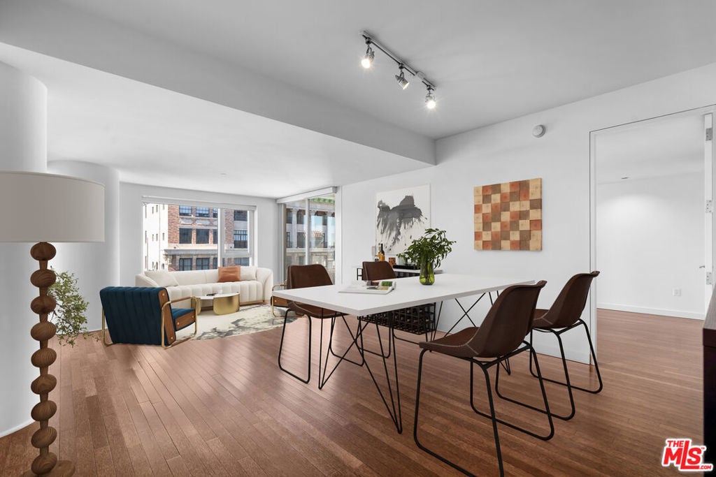 Photo of Listing #25569495