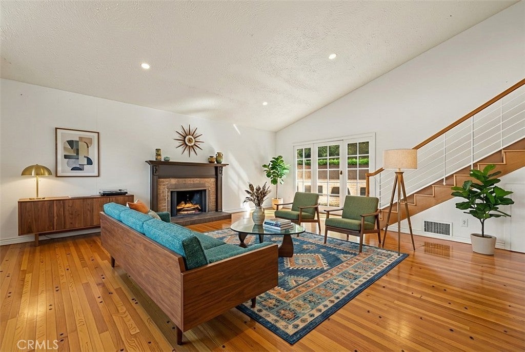 Photo of Listing #SR25168343