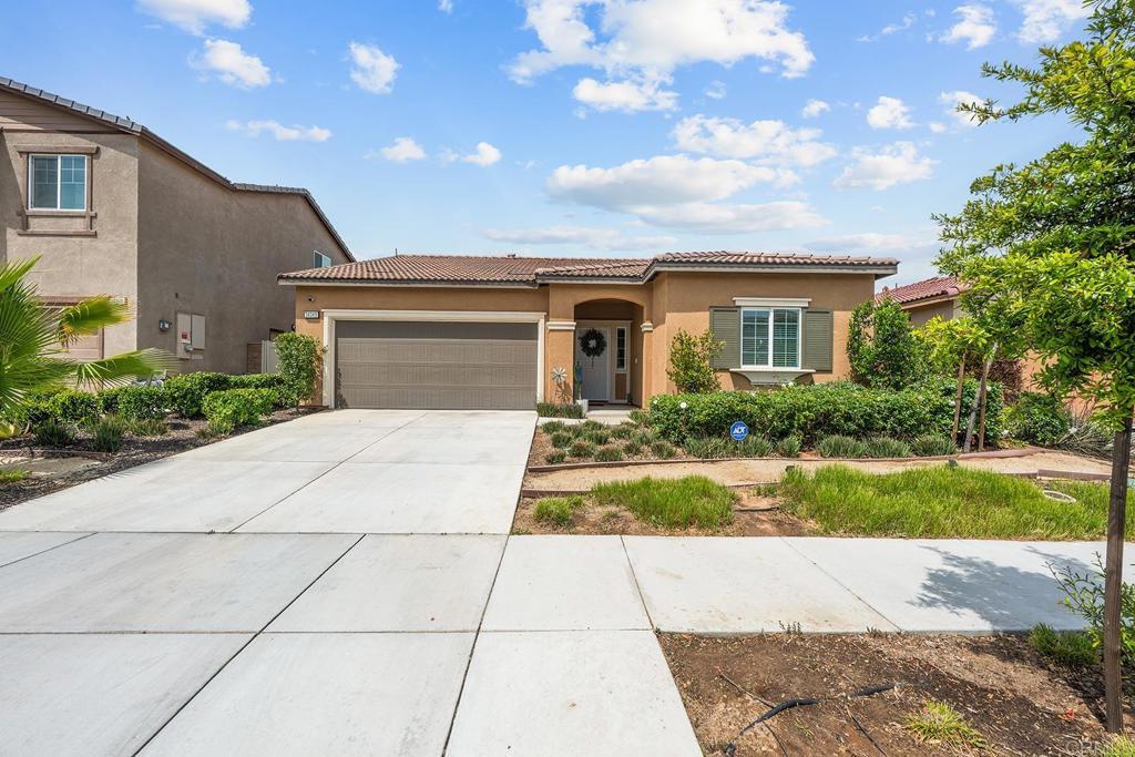 Photo of Listing #PTP2505691