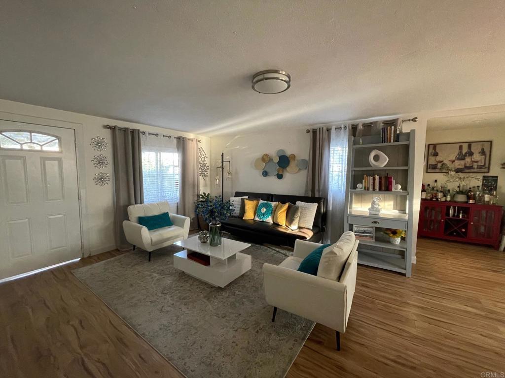 Photo of Listing #PTP2505700