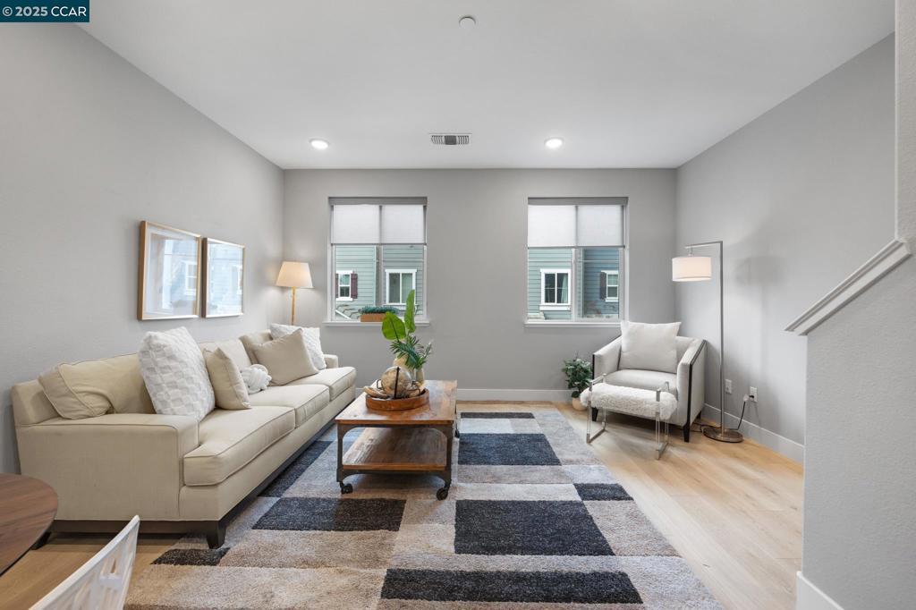 339 Pear Tree Ter # H, Napa