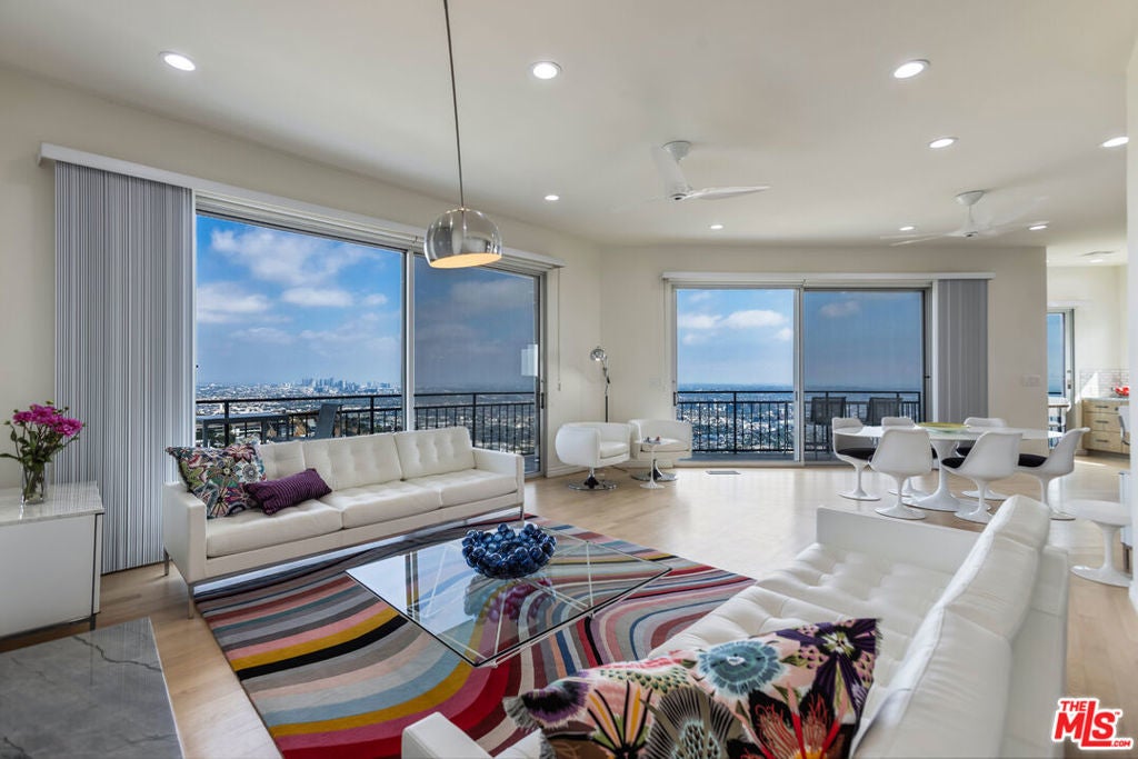 Photo of Listing #25565247