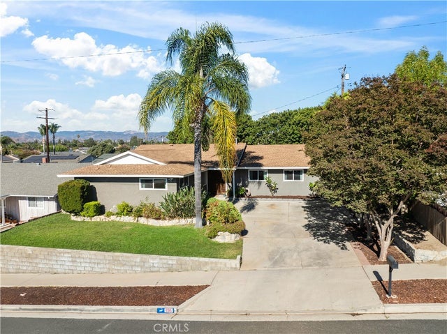 896 Moffatt Circle, Simi Valley