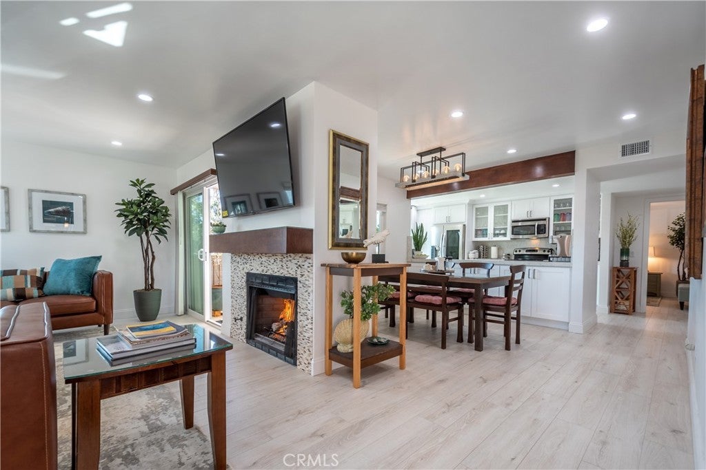 Photo of Listing #OC25169677