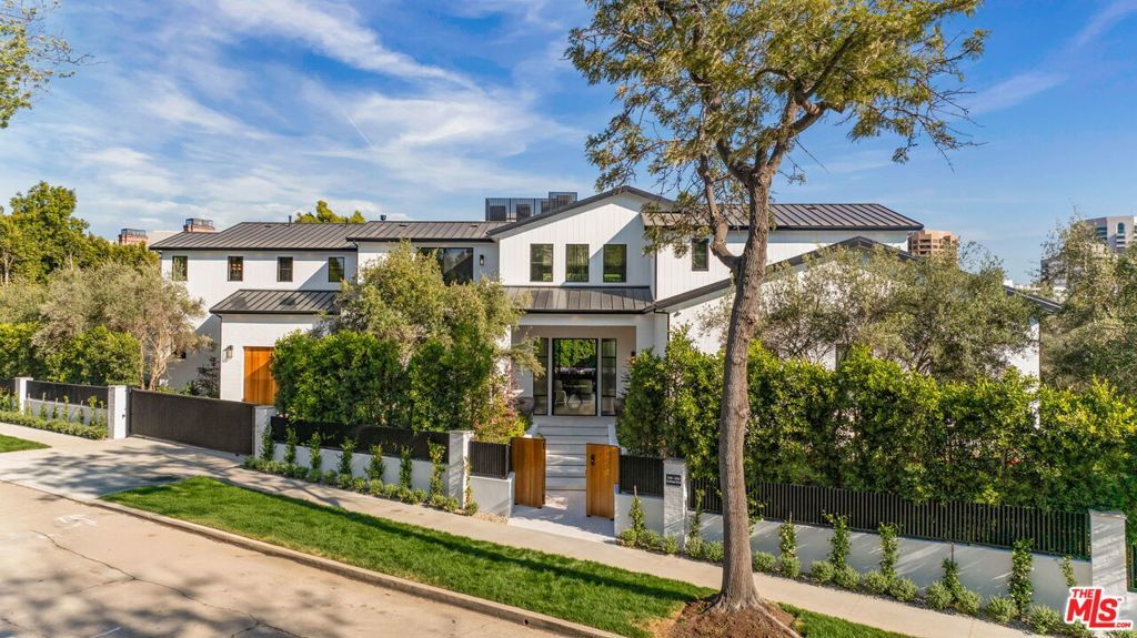 10386 Strathmore Drive, Los Angeles