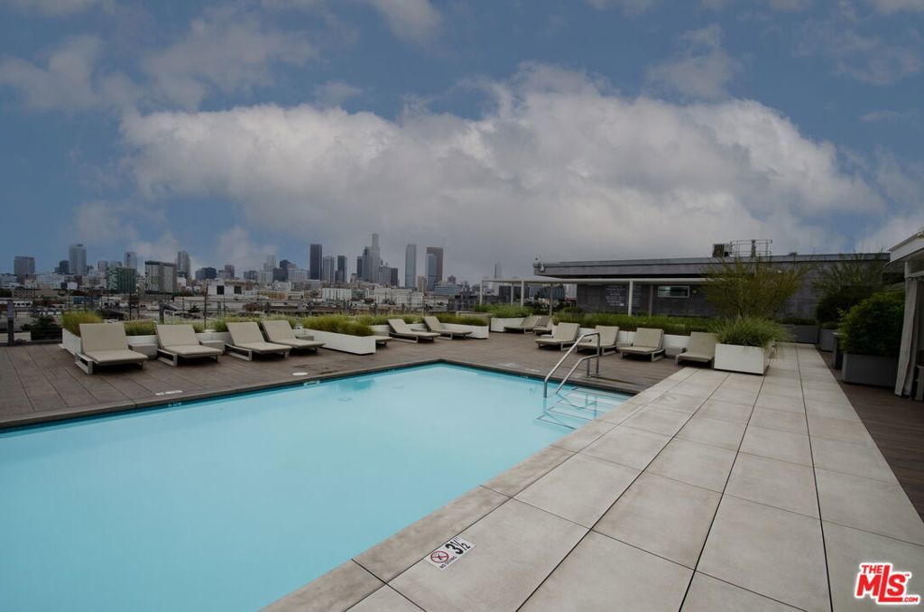 Photo of Listing #25572211