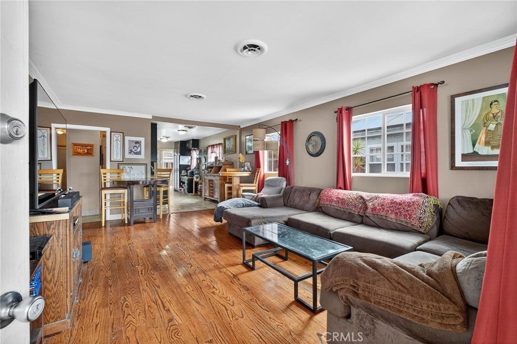 4547 W 141st Street, Hawthorne