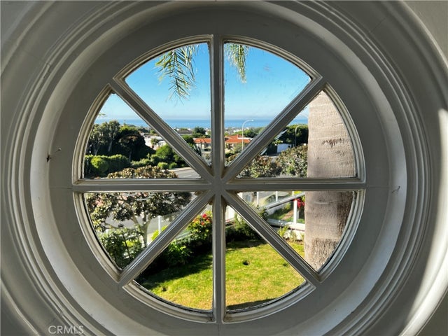 19 Harbor Pointe, Corona Del Mar