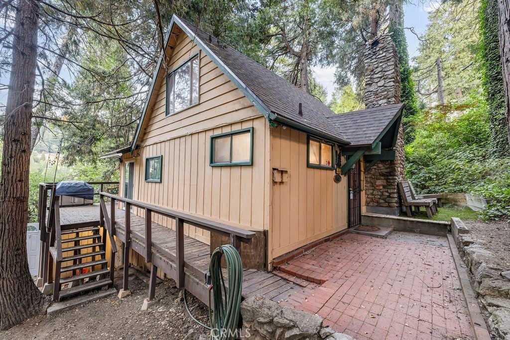 Listing photo for 442 Valley Road, Crestline, CA, Cabin home for sale