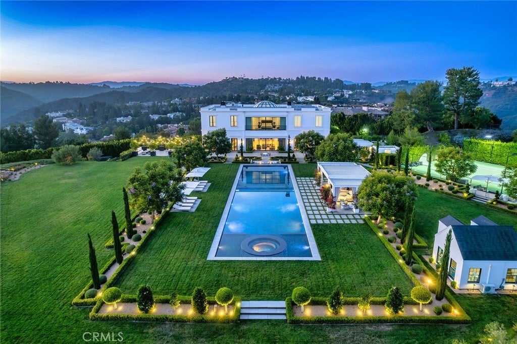 Photo of Listing #SR25172092