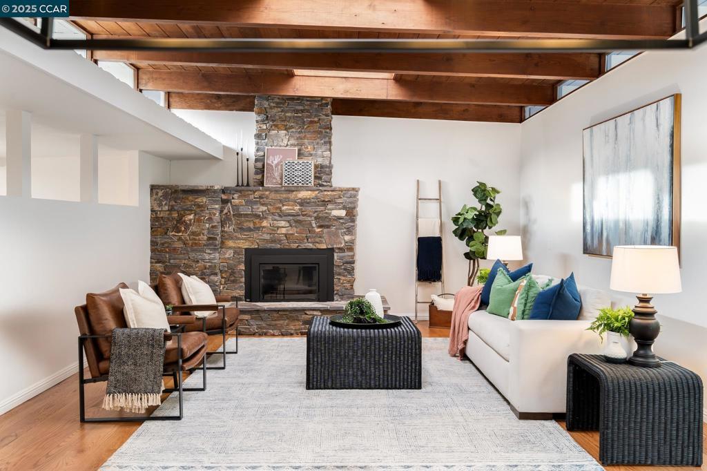 Photo of Listing #41106793