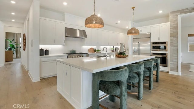 24343 Calle La Roca, Valencia