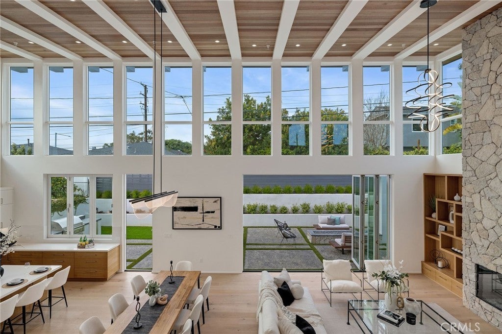 Photo of Listing #SB25113881