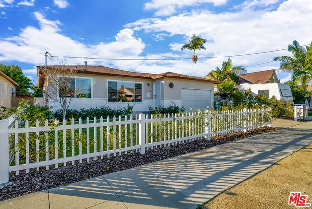 11883 Freeman Avenue, Hawthorne.