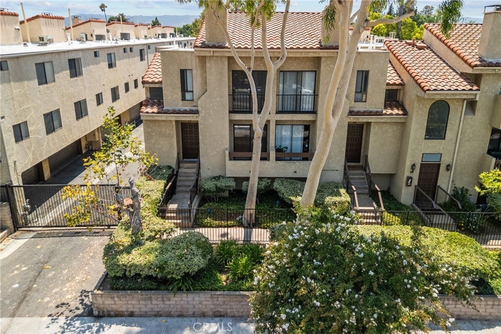 Photo of Listing #SR25177243