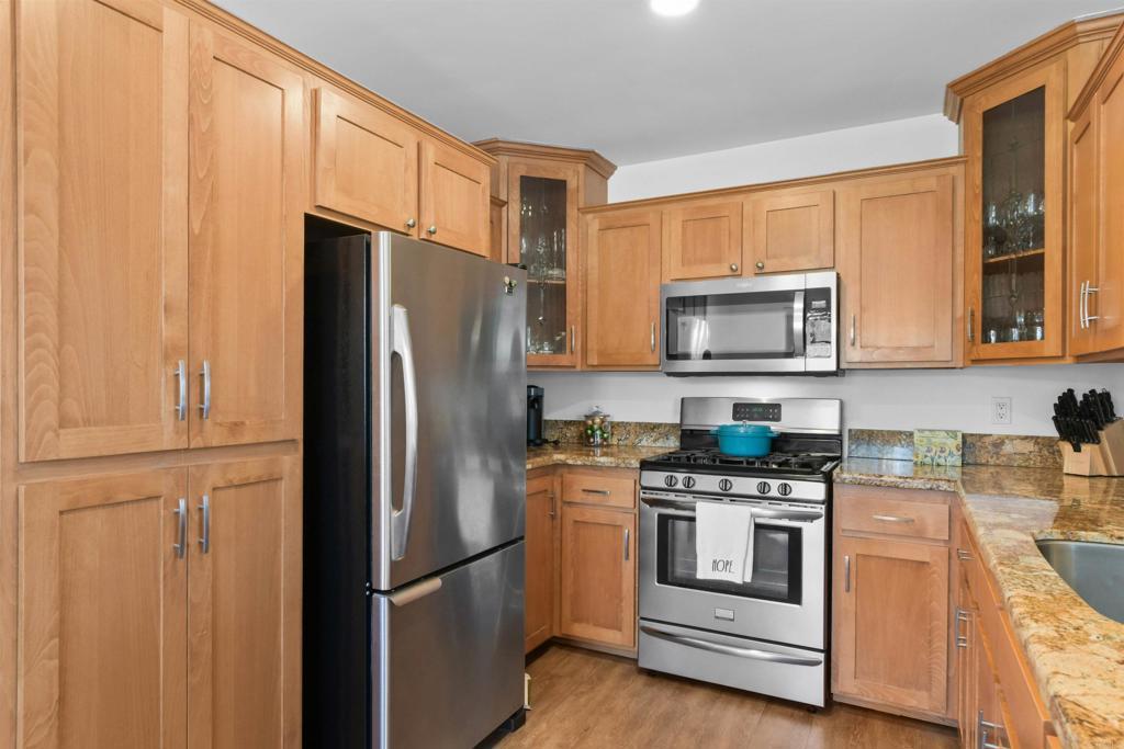 Photo of Listing #PTP2505973