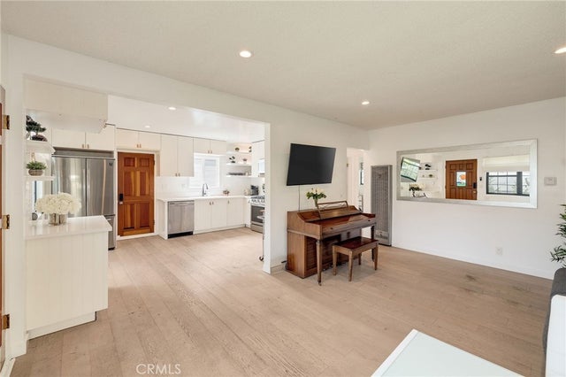 207 S Aviation Boulevard, Manhattan Beach.