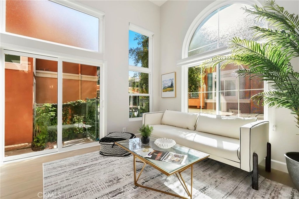 Photo of Listing #OC25177599