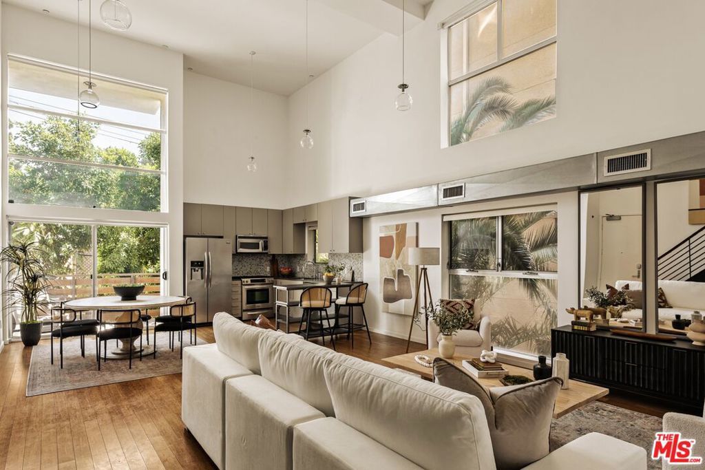 7062 Hawthorn Avenue # 103, Los Angeles