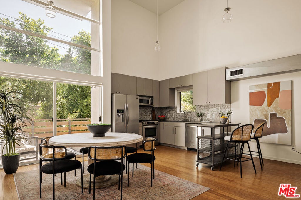 Photo of Listing #25574671