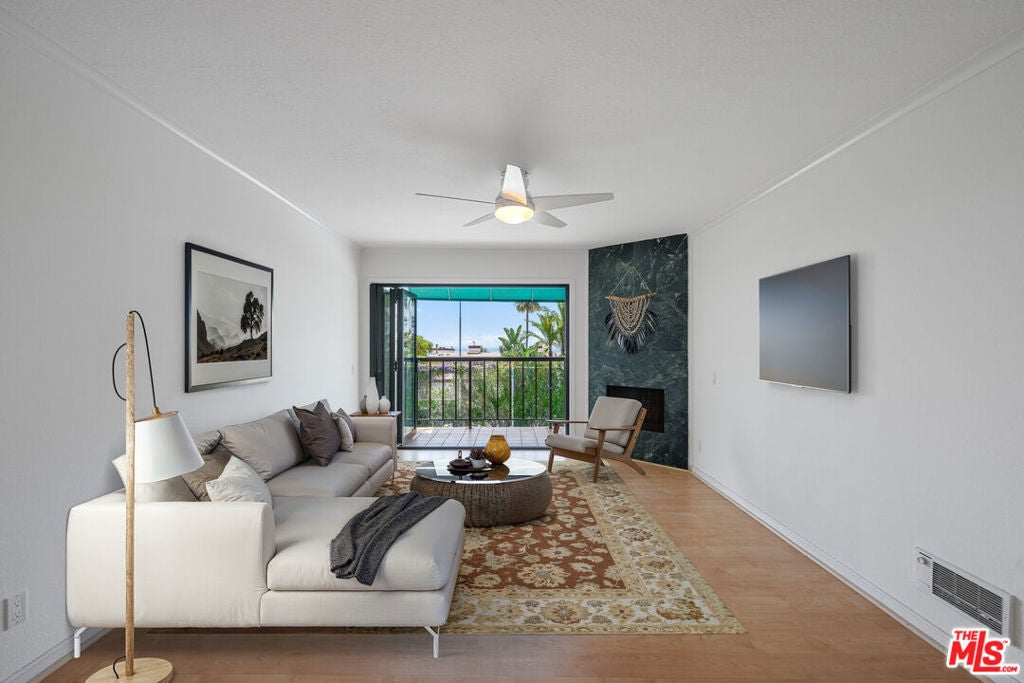 Photo of Listing #25574491