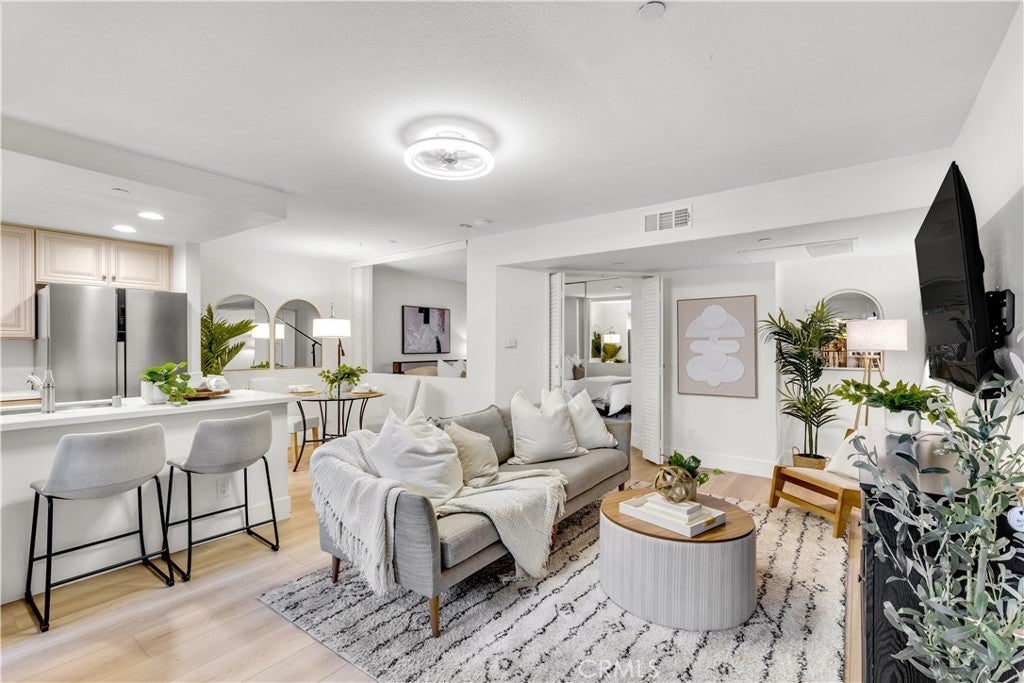 Photo of Listing #OC25165983