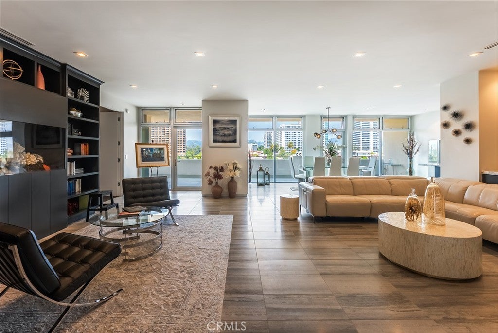 Photo of Listing #SR25178216