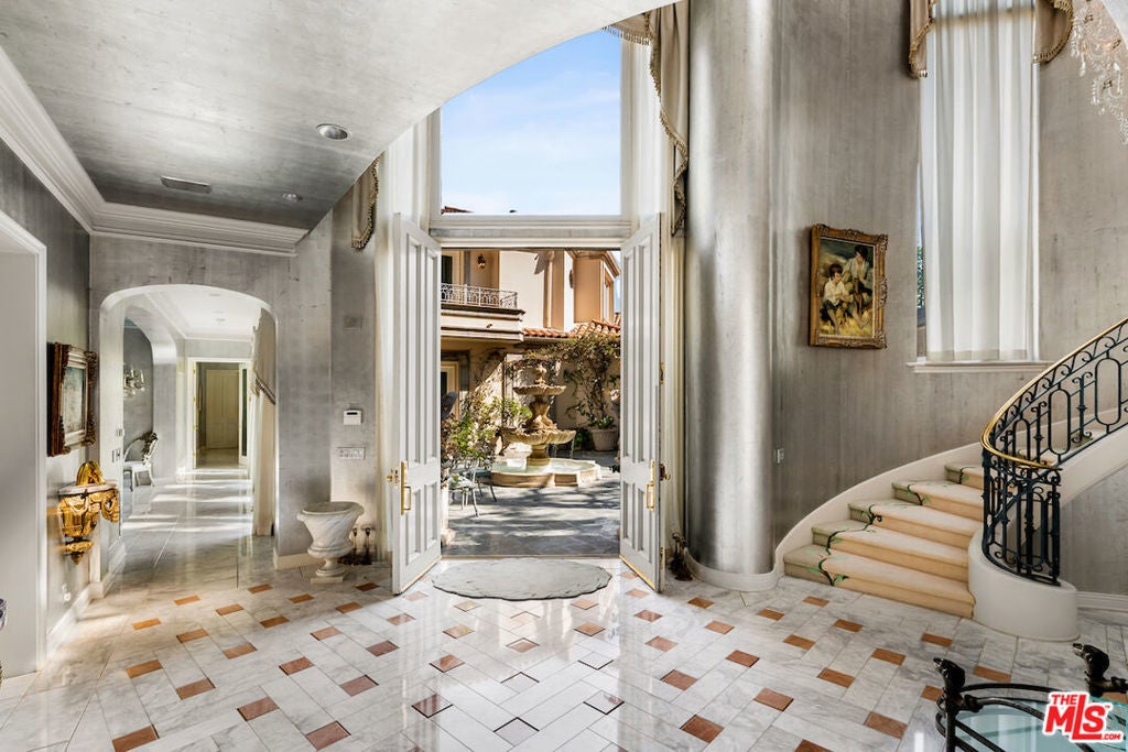 Photo of Listing #25570791