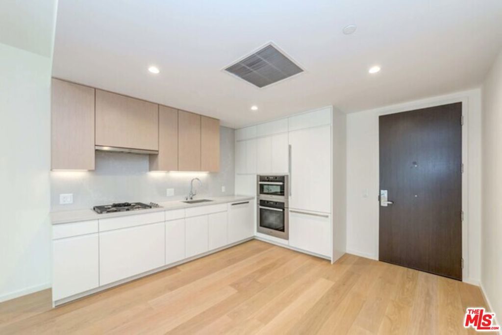 Photo of Listing #25576101