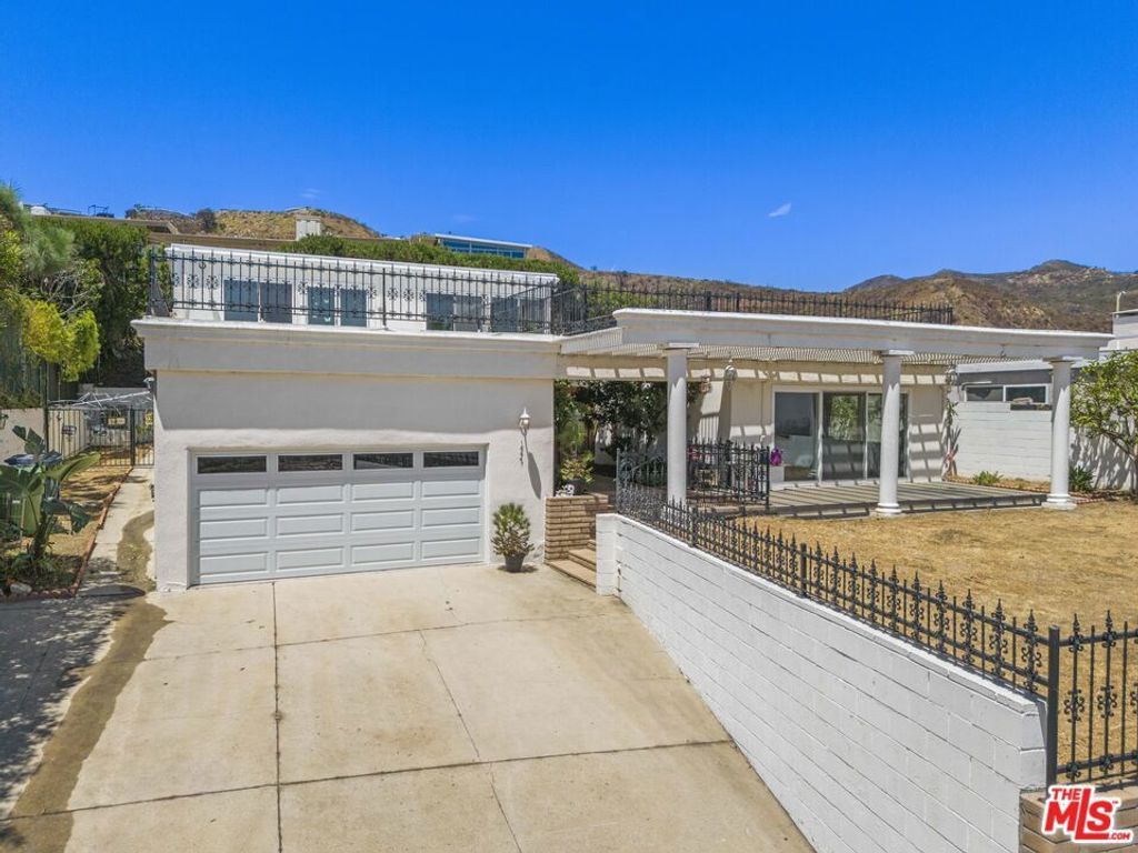 16647 Charmel Lane, Pacific Palisades