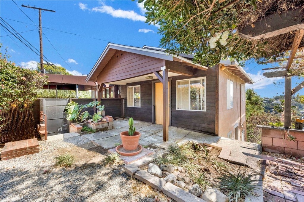 Photo of Listing #SR25178813