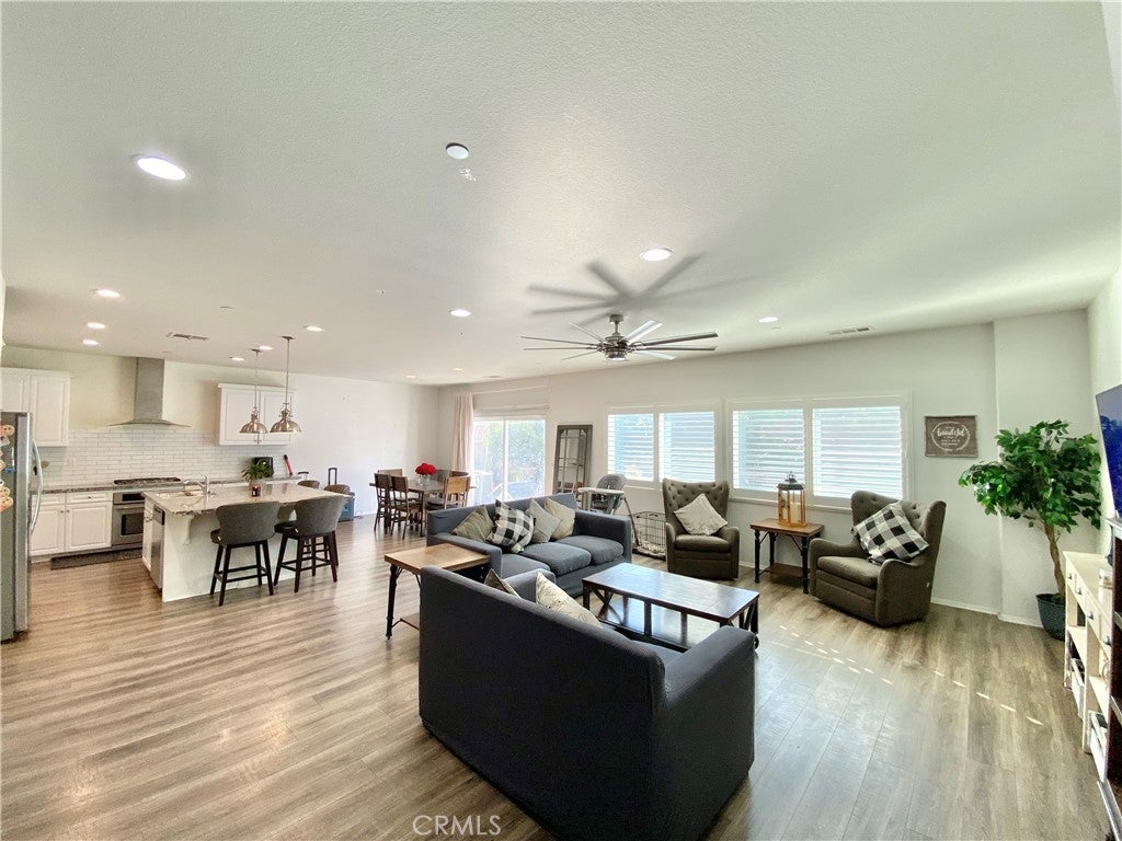 Photo of Listing #IV25179779