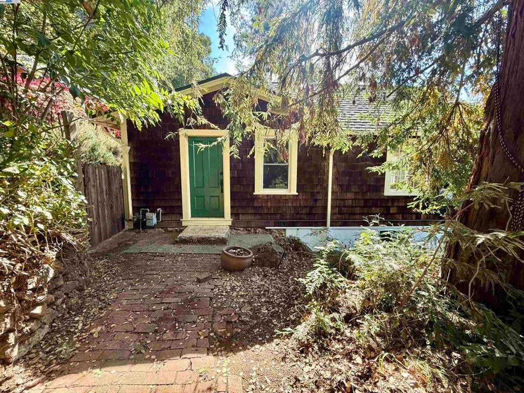 7308 Altura Pl, Oakland