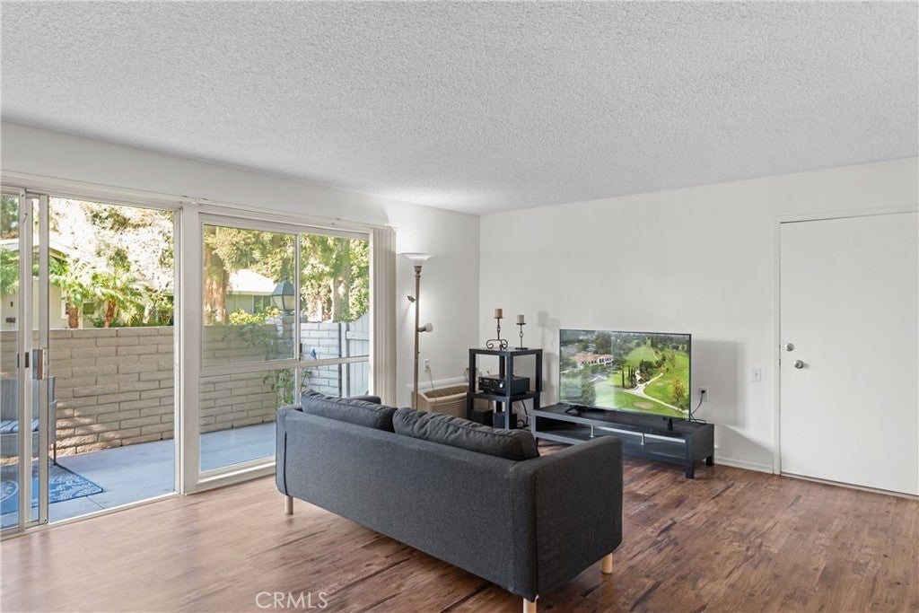 Photo of Listing #OC25179693