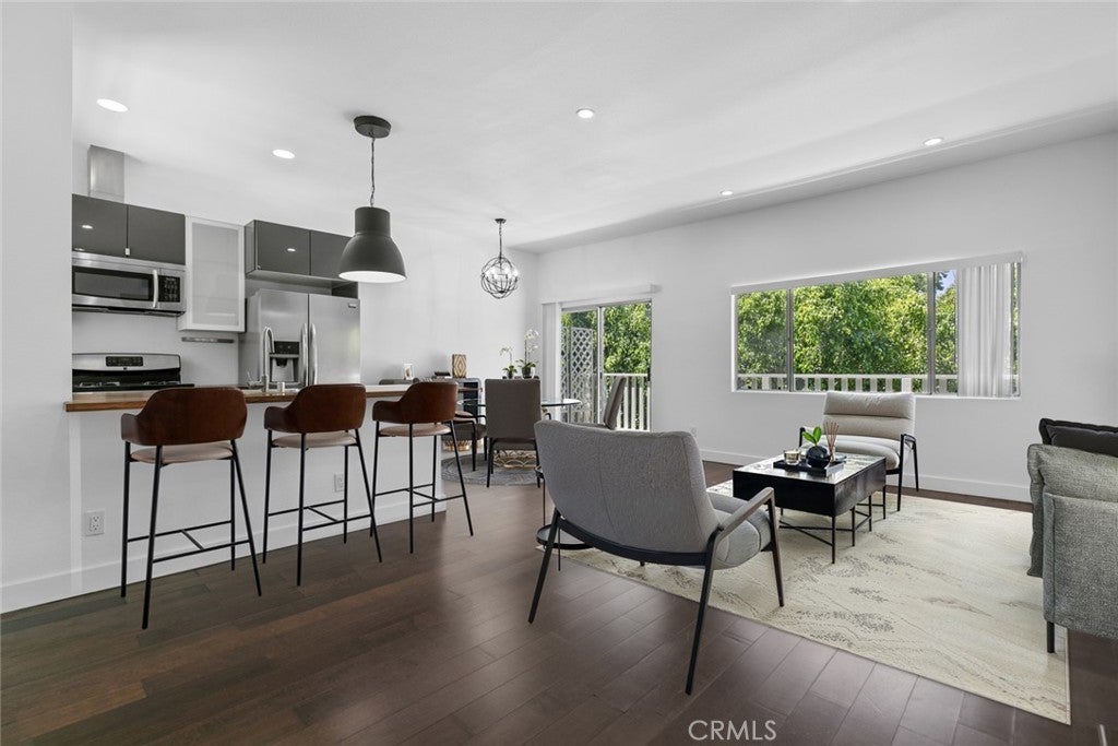 Photo of Listing #SR25180285