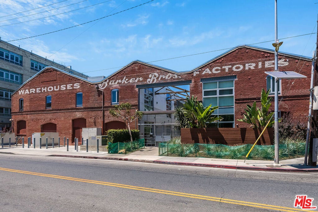 527 Molino Street # 206, Los Angeles