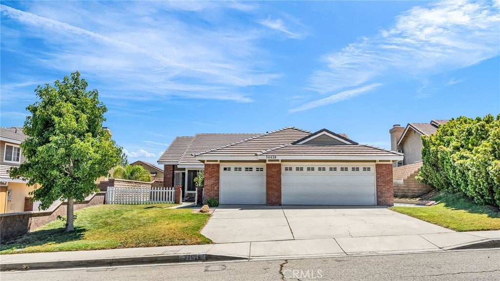 Photo of Listing #DW25180392