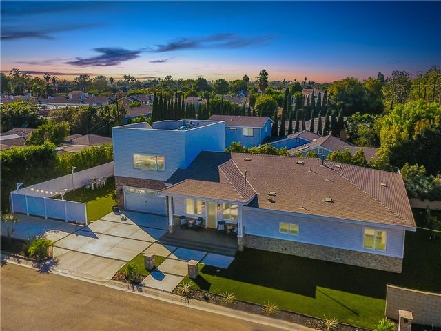 333 Mesa Drive, Costa Mesa