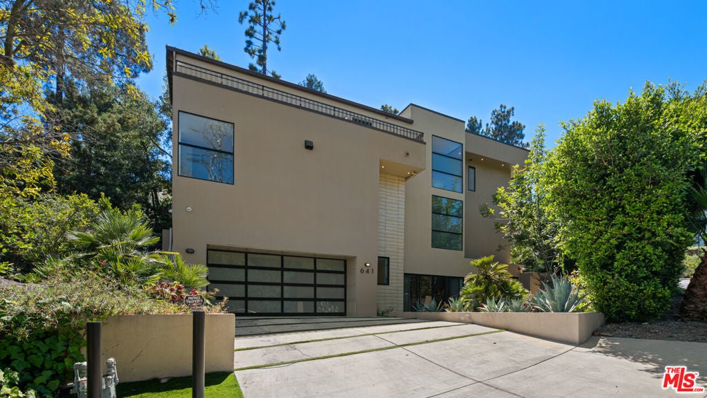 Photo of Listing #25576861