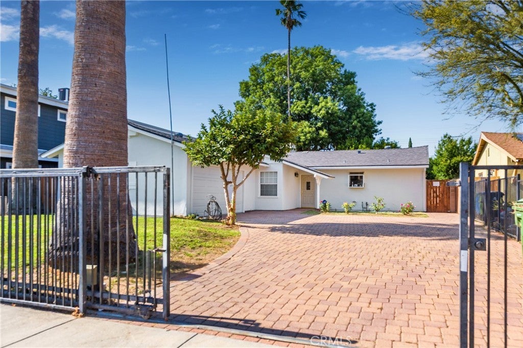 Photo of Listing #SR25180840