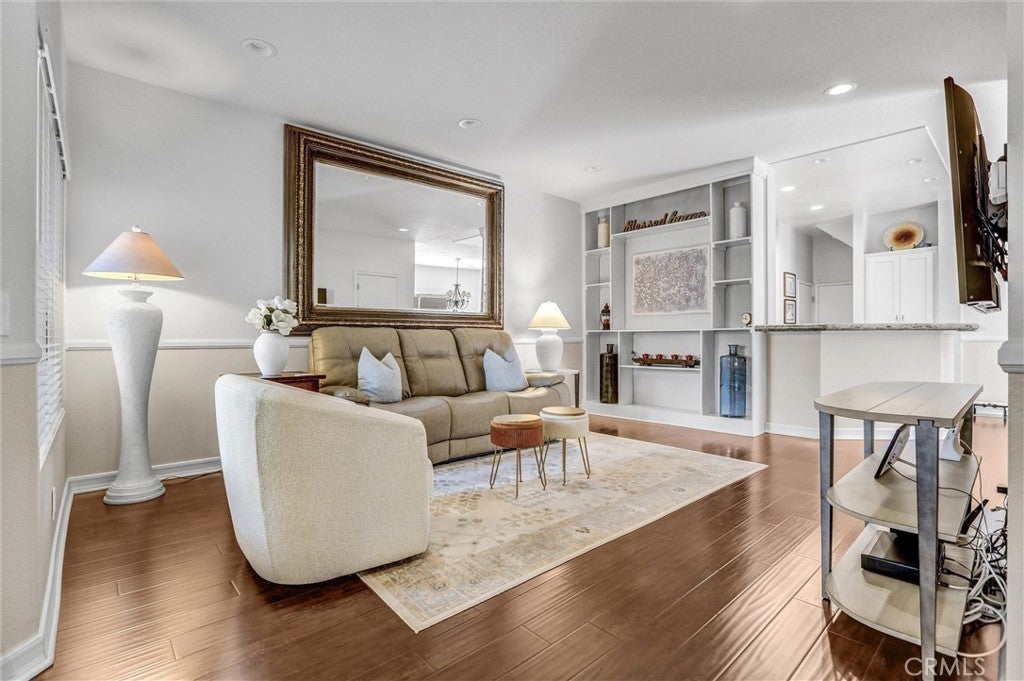 Photo of Listing #SR25180857